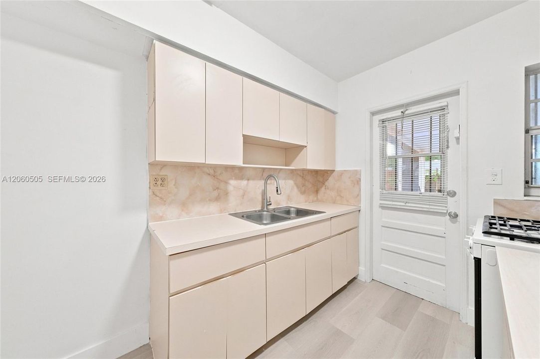 В аренду: $3,250 (3 спален, 2 ванн, 1529 Квадратных фут)