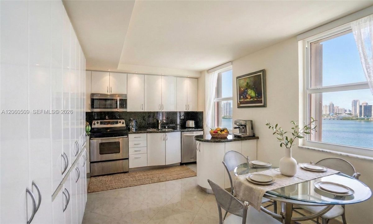 For Rent: $3,500 (2 beds, 2 baths, 1544 Square Feet)