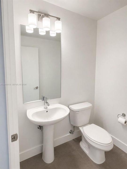В аренду: $3,900 (1 спален, 1 ванн, 948 Квадратных фут)