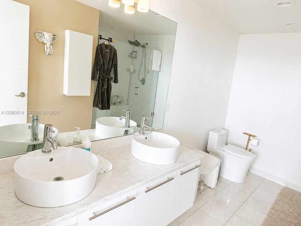 В аренду: $3,900 (1 спален, 1 ванн, 948 Квадратных фут)