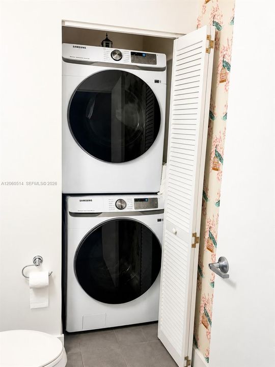 В аренду: $3,900 (1 спален, 1 ванн, 948 Квадратных фут)