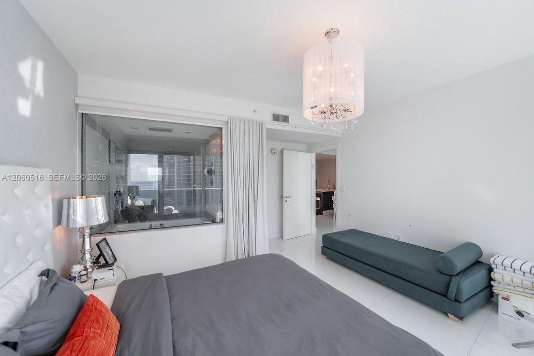 В аренду: $4,300 (1 спален, 1 ванн, 950 Квадратных фут)