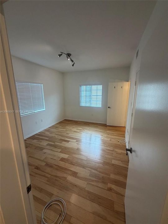 В аренду: $2,175 (2 спален, 2 ванн, 990 Квадратных фут)