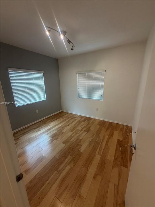 В аренду: $2,175 (2 спален, 2 ванн, 990 Квадратных фут)