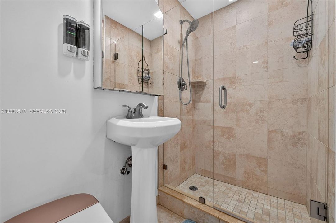 На продажу: $759,000 (3 спален, 3 ванн, 1608 Квадратных фут)
