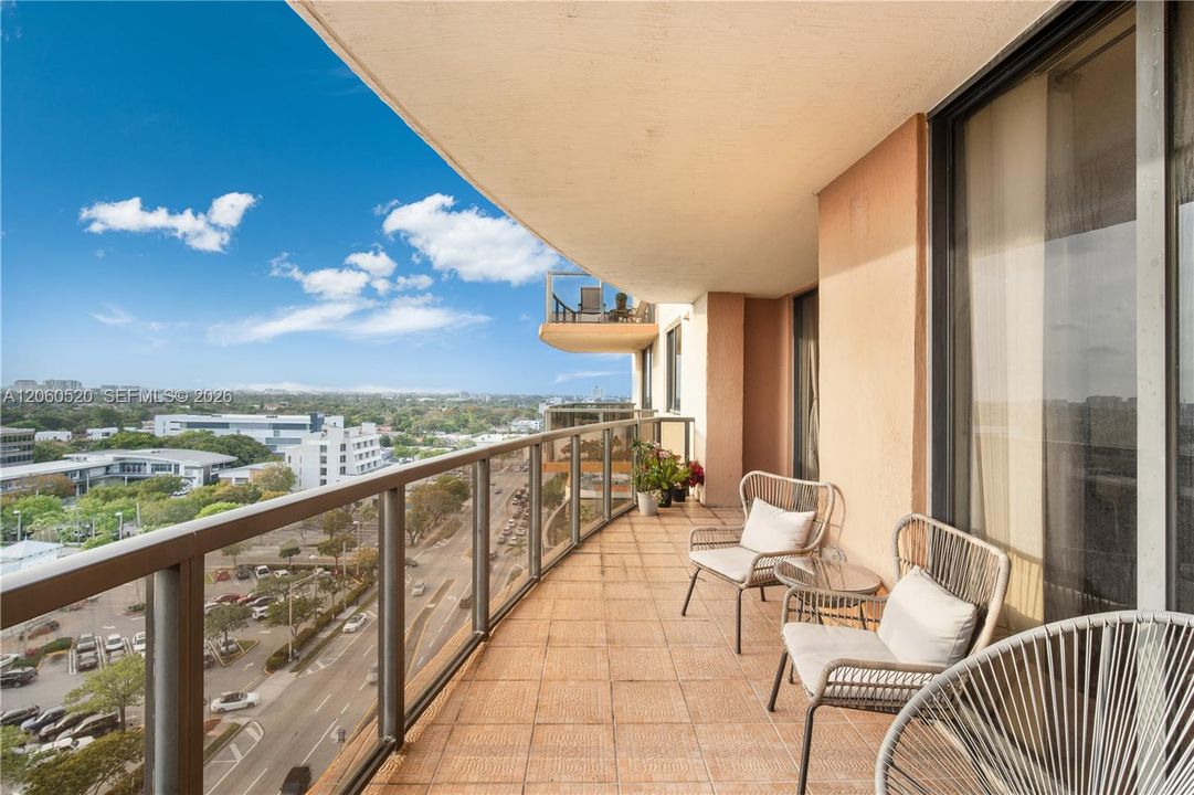 For Rent: $2,700 (1 beds, 1 baths, 692 Square Feet)