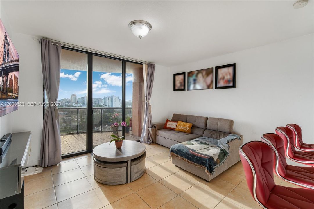 For Rent: $2,700 (1 beds, 1 baths, 692 Square Feet)