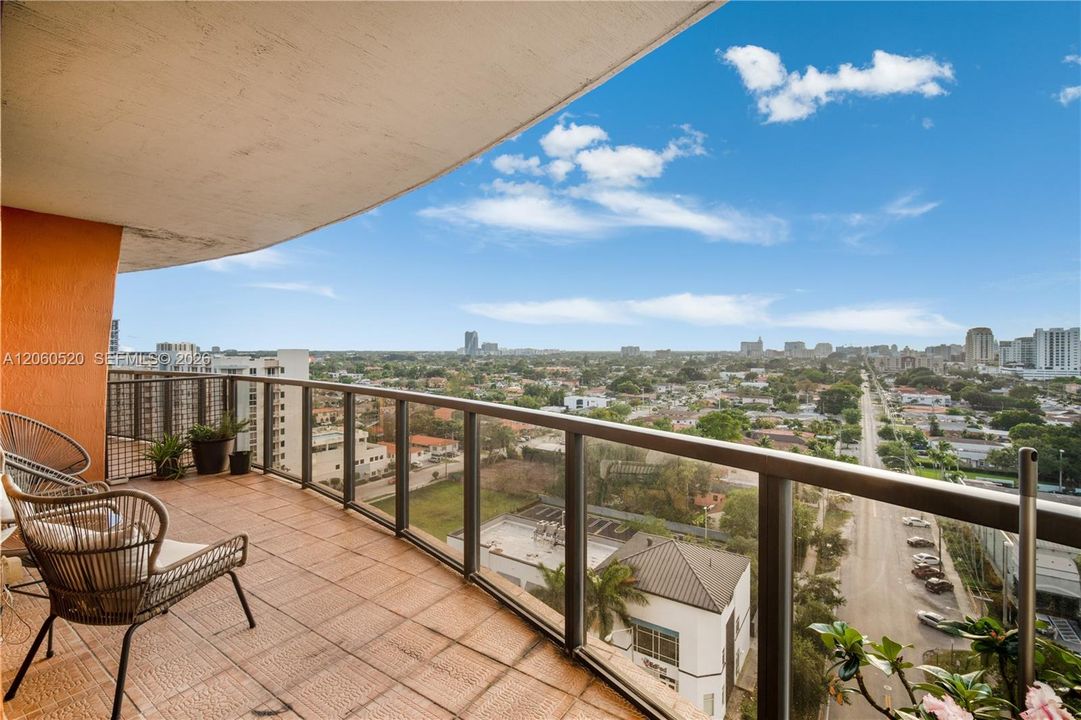 For Rent: $2,700 (1 beds, 1 baths, 692 Square Feet)
