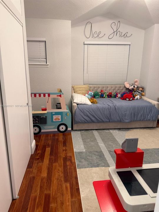 En Renta: $13,000 (4 camas, 3 baños, 2719 Pies cuadrados)
