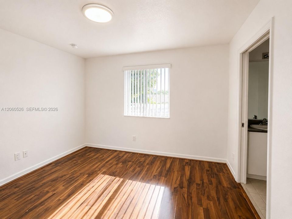 For Rent: $2,800 (2 beds, 2 baths, 1350 Square Feet)