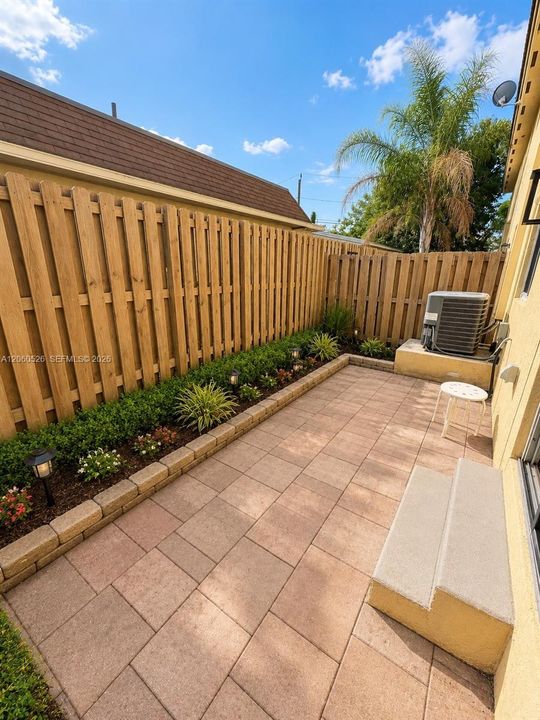 For Rent: $2,800 (2 beds, 2 baths, 1350 Square Feet)