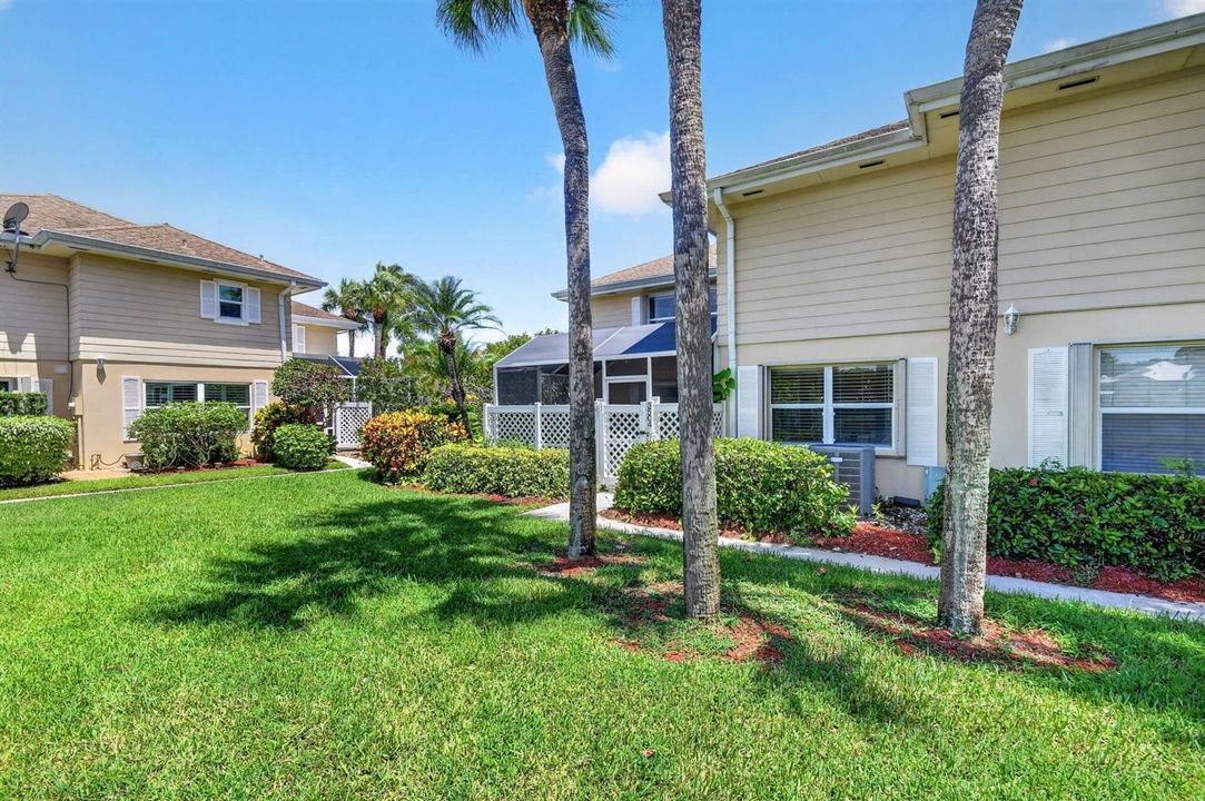 Front Exterior & Landscaping