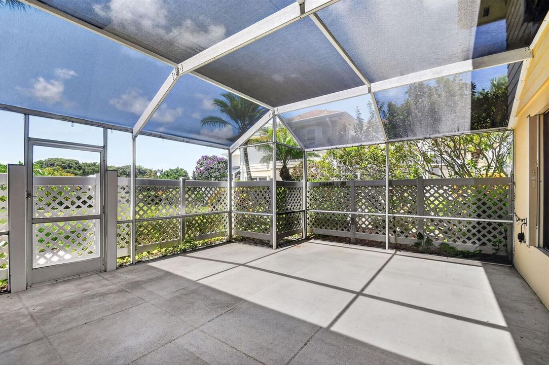 Screened Lanai - Alternate View