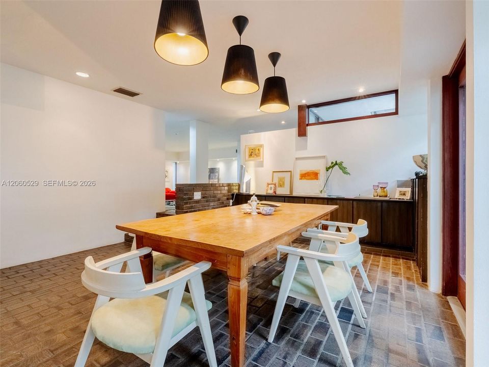 В аренду: $9,000 (4 спален, 3 ванн, 2768 Квадратных фут)