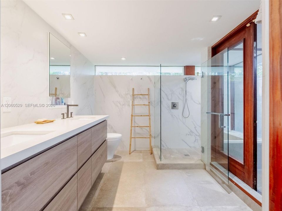 В аренду: $9,000 (4 спален, 3 ванн, 2768 Квадратных фут)