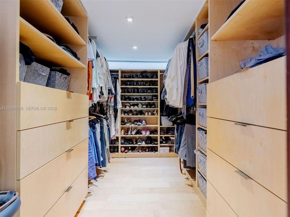 В аренду: $9,000 (4 спален, 3 ванн, 2768 Квадратных фут)