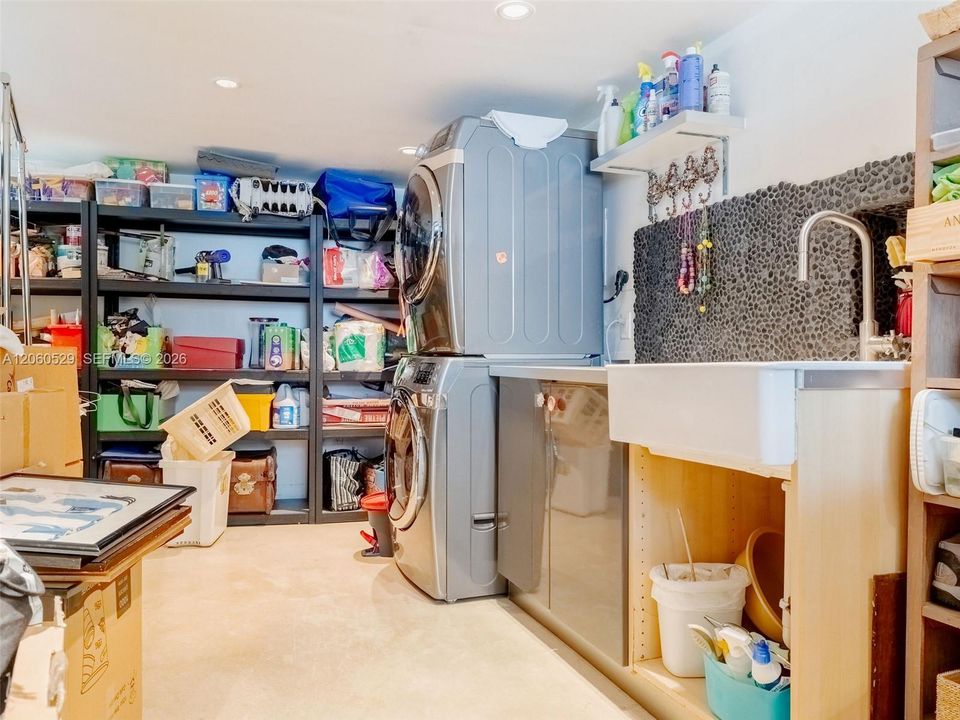 В аренду: $9,000 (4 спален, 3 ванн, 2768 Квадратных фут)