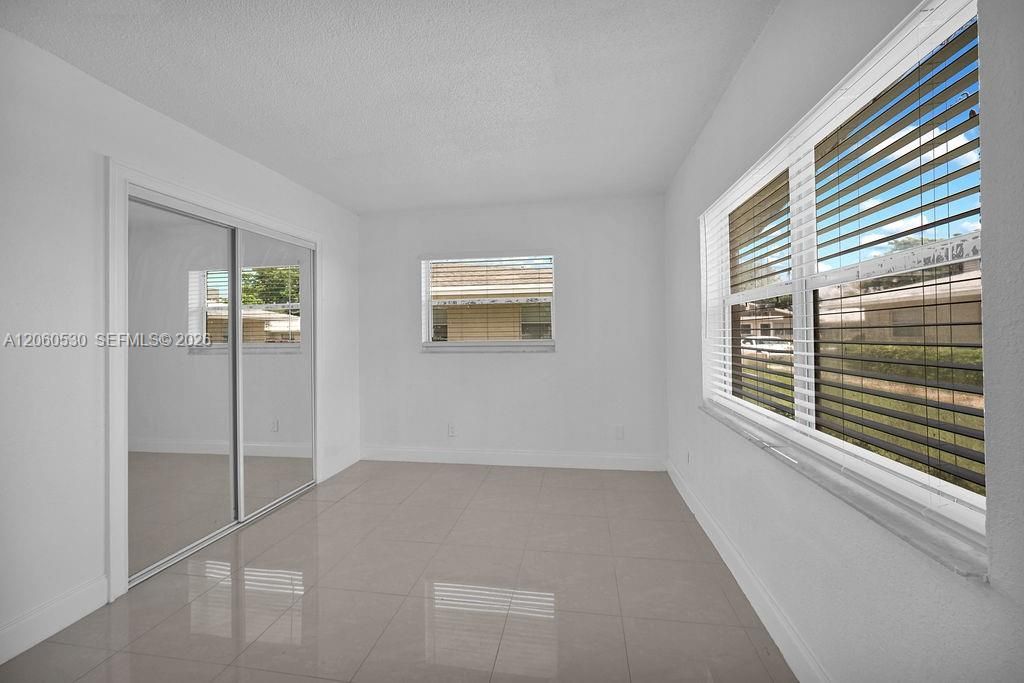 For Rent: $1,995 (2 beds, 2 baths, 875 Square Feet)