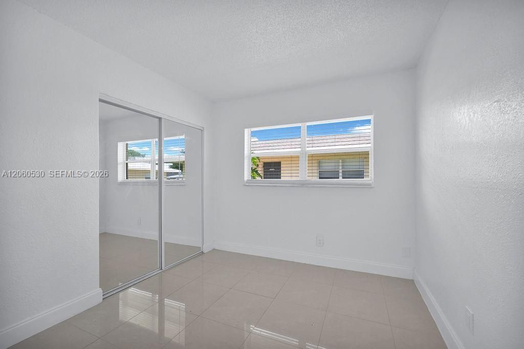 For Rent: $1,995 (2 beds, 2 baths, 875 Square Feet)