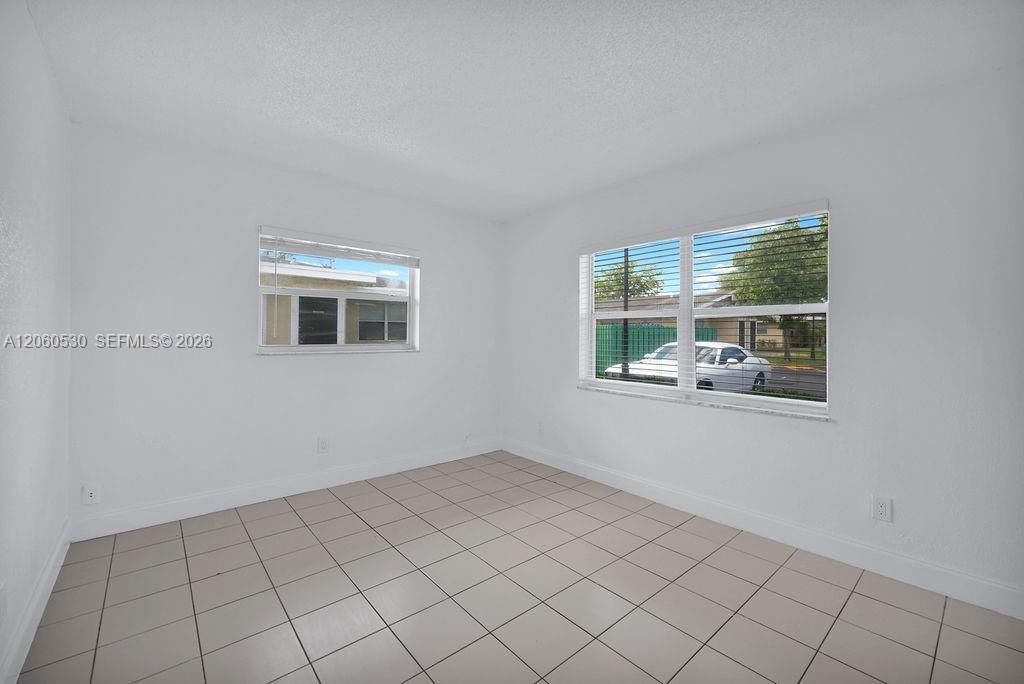 For Rent: $1,995 (2 beds, 2 baths, 875 Square Feet)