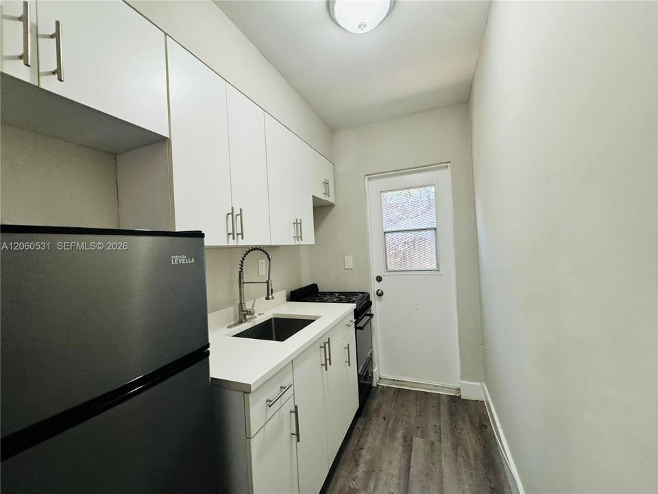 В аренду: $1,775 (1 спален, 1 ванн, 600 Квадратных фут)