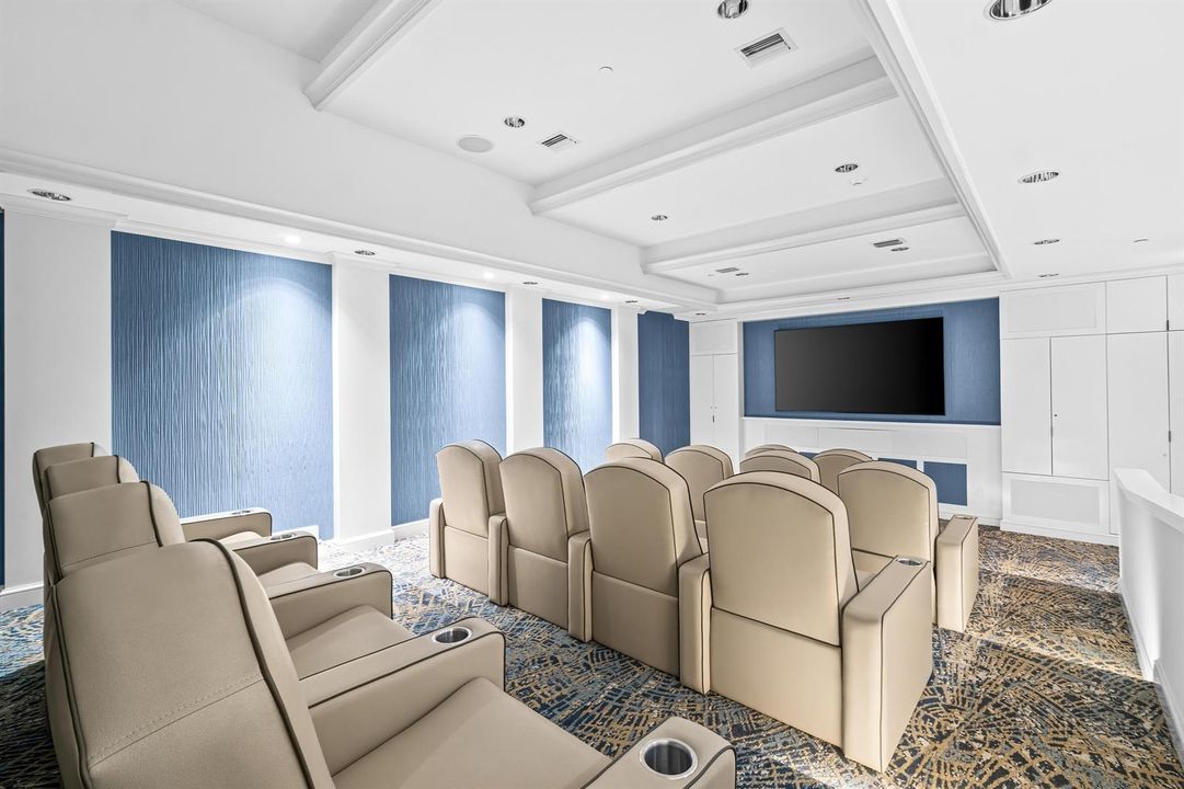 Fabulous Large Leather Reclining Seating