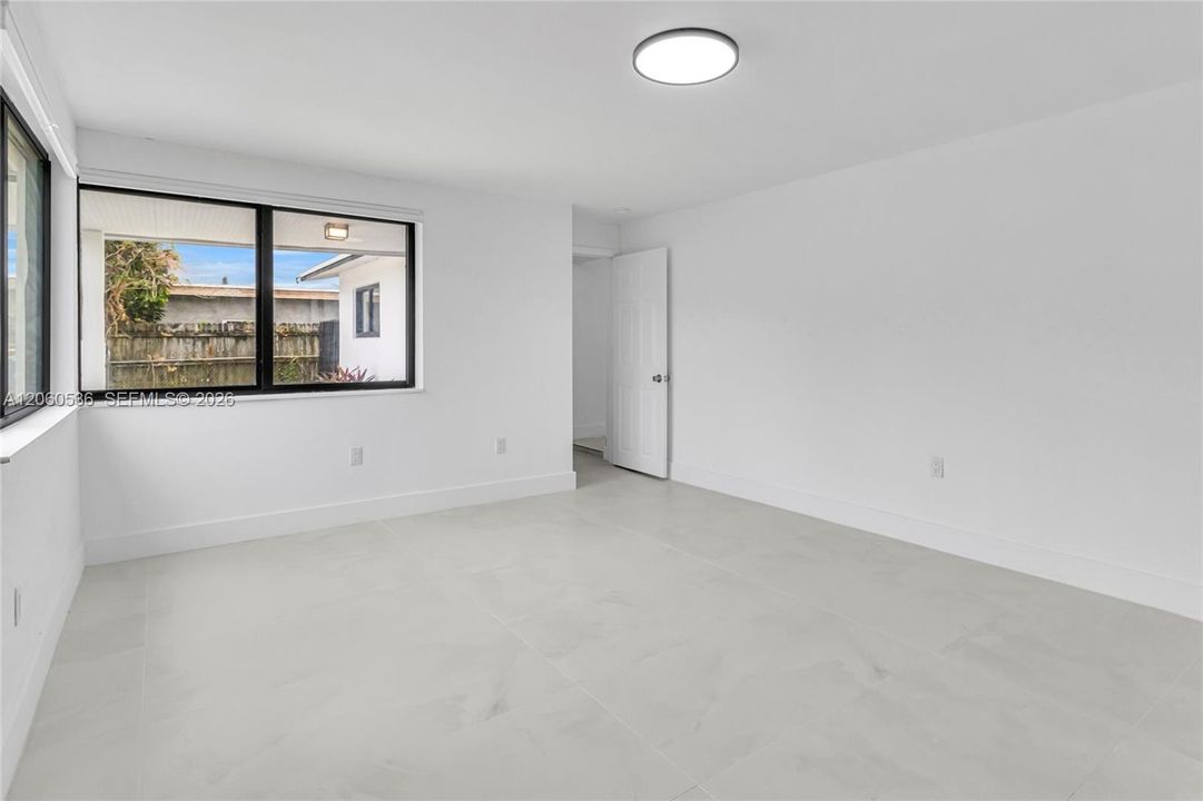 En Venta: $634,900 (4 camas, 3 baños, 1685 Pies cuadrados)