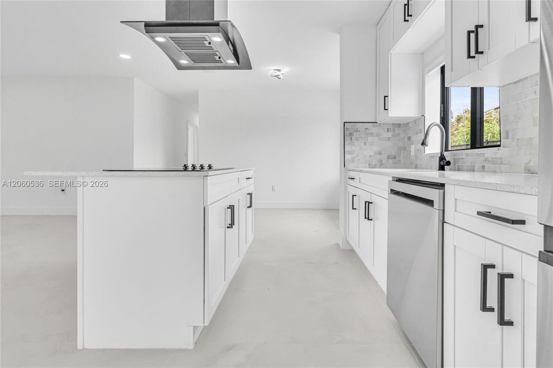 En Venta: $634,900 (4 camas, 3 baños, 1685 Pies cuadrados)