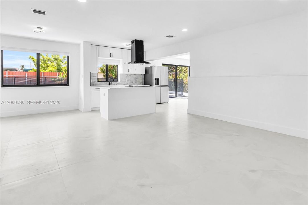 En Venta: $634,900 (4 camas, 3 baños, 1685 Pies cuadrados)