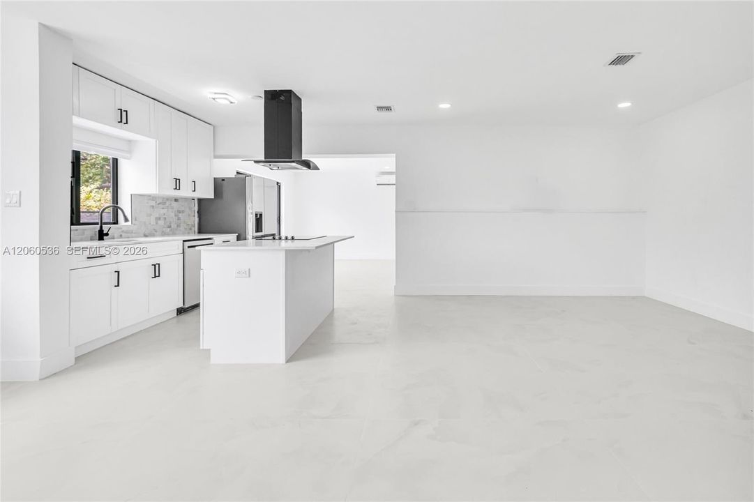 En Venta: $634,900 (4 camas, 3 baños, 1685 Pies cuadrados)