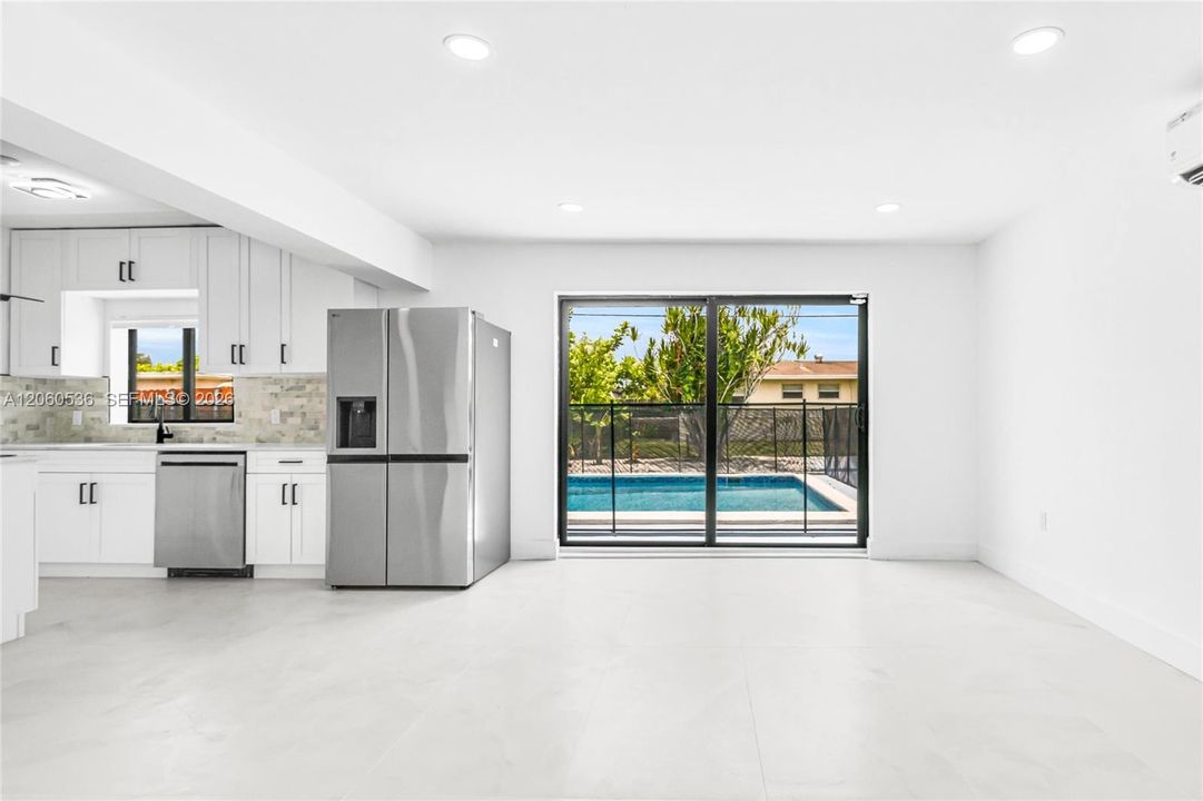 En Venta: $634,900 (4 camas, 3 baños, 1685 Pies cuadrados)