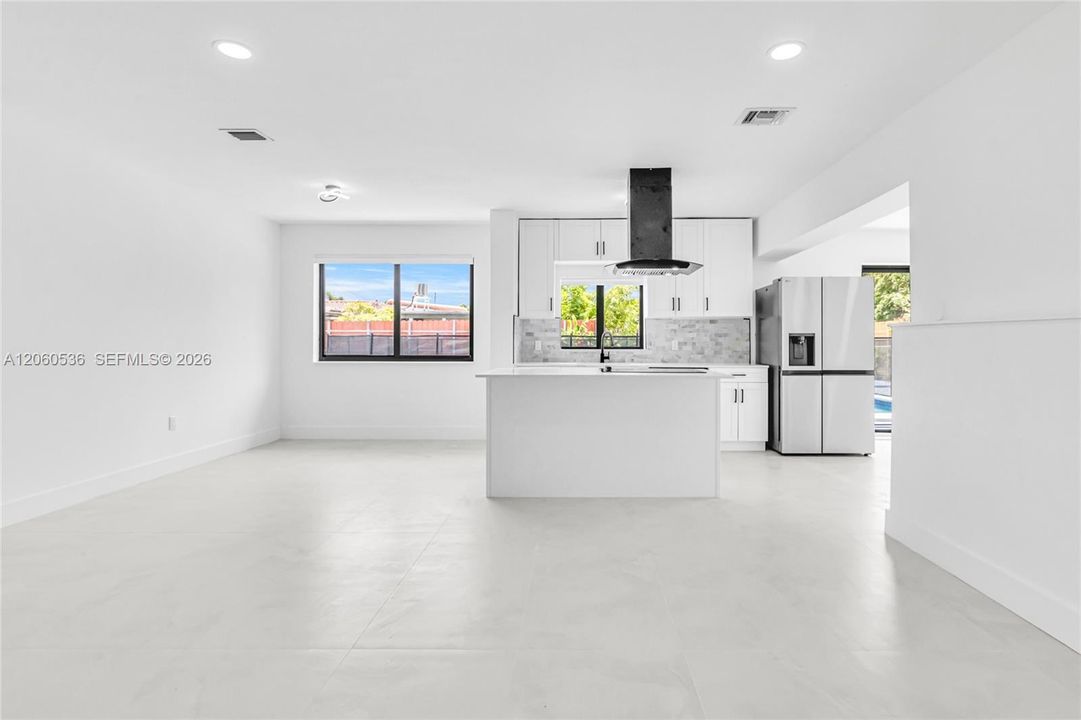 En Venta: $634,900 (4 camas, 3 baños, 1685 Pies cuadrados)