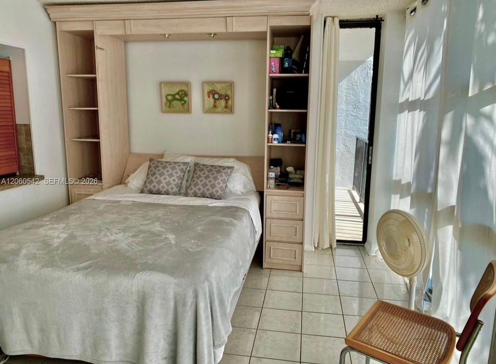 В аренду: $2,000 (2 спален, 1 ванн, 1075 Квадратных фут)