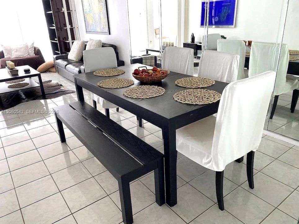 В аренду: $2,000 (2 спален, 1 ванн, 1075 Квадратных фут)