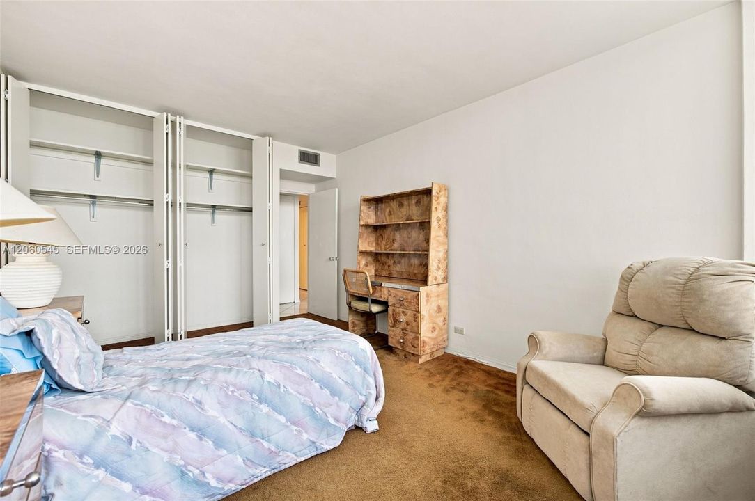 For Sale: $395,000 (2 beds, 2 baths, 1181 Square Feet)