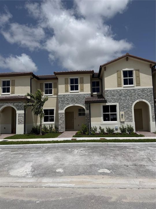 For Rent: $2,400 (3 beds, 2 baths, 0 Square Feet)