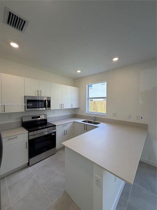 For Rent: $2,400 (3 beds, 2 baths, 0 Square Feet)