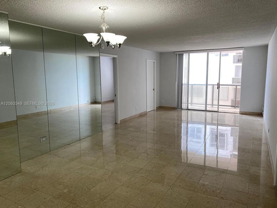 В аренду: $2,850 (2 спален, 2 ванн, 1206 Квадратных фут)