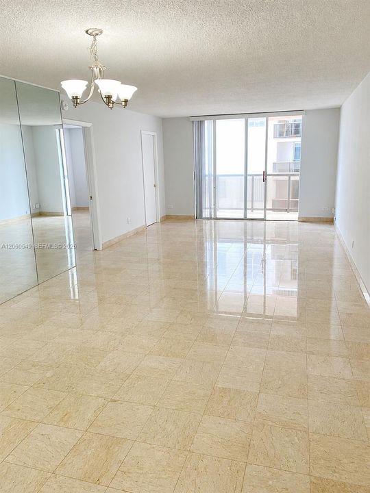 В аренду: $2,850 (2 спален, 2 ванн, 1206 Квадратных фут)