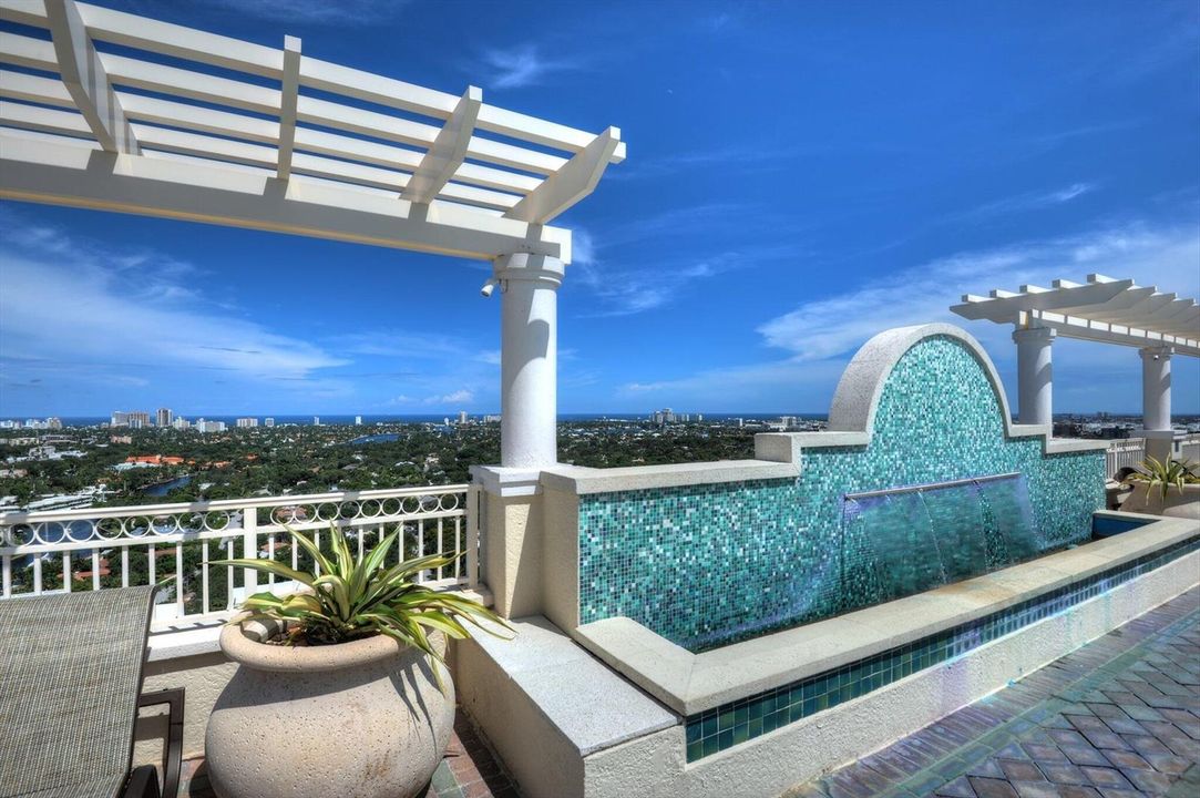 19-18-Rooftop Pool Deck