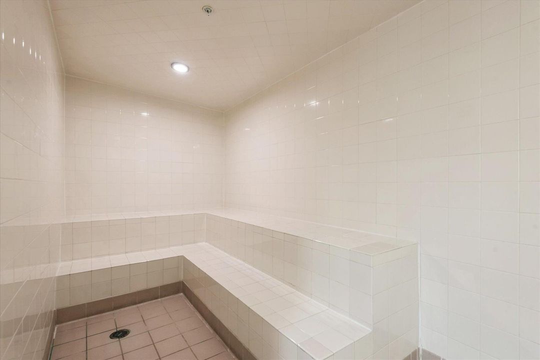 34-33-Steam Room
