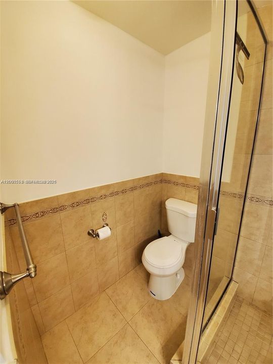 В аренду: $1,800 (2 спален, 2 ванн, 970 Квадратных фут)