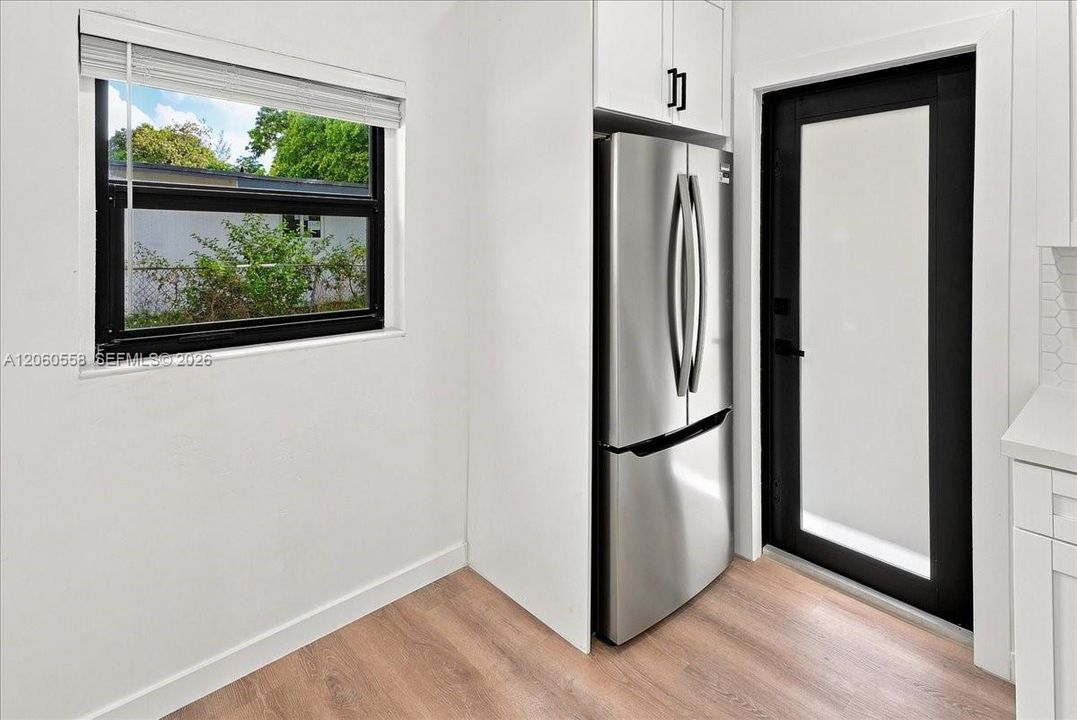 For Sale: $465,000 (2 beds, 1 baths, 750 Square Feet)