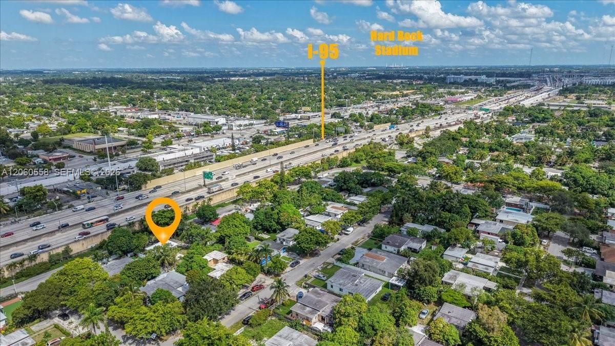 For Sale: $465,000 (2 beds, 1 baths, 750 Square Feet)