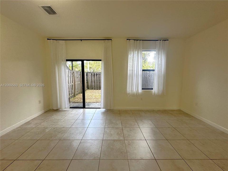 В аренду: $2,900 (3 спален, 2 ванн, 1506 Квадратных фут)
