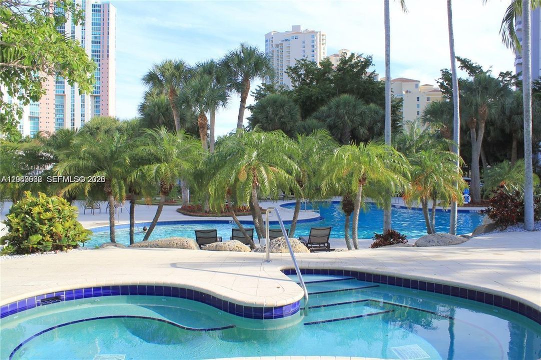 На продажу: $385,000 (2 спален, 2 ванн, 1271 Квадратных фут)