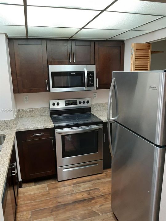 В аренду: $2,200 (1 спален, 1 ванн, 593 Квадратных фут)