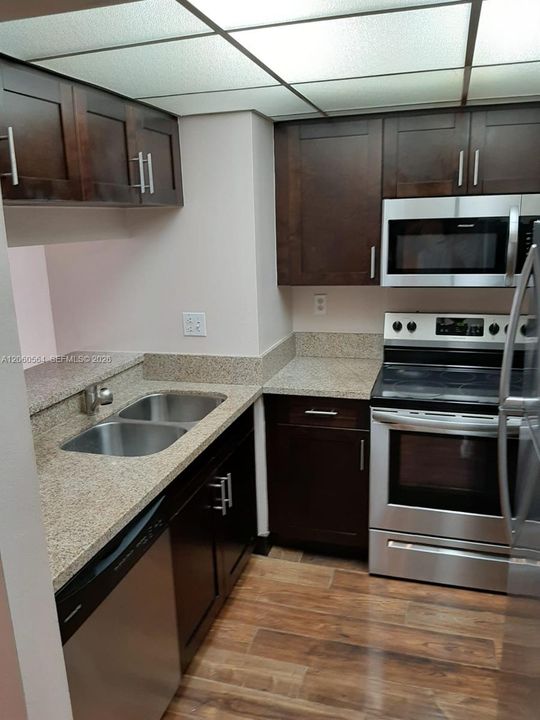 В аренду: $2,200 (1 спален, 1 ванн, 593 Квадратных фут)