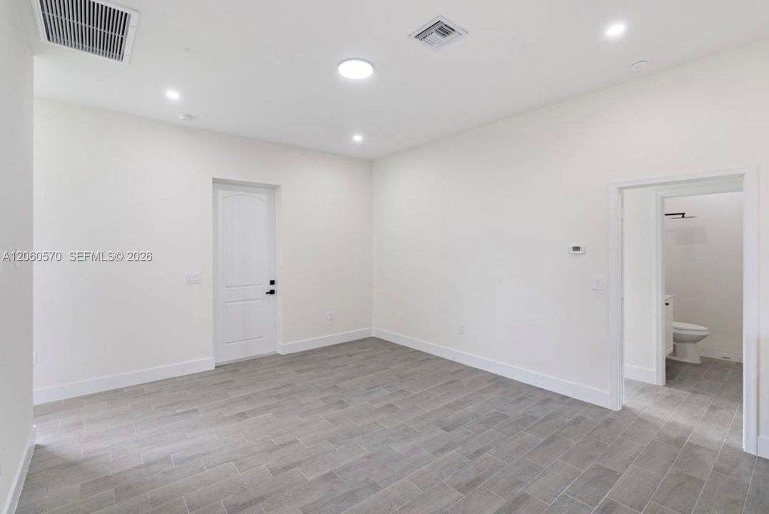 На продажу: $299,000 (4 спален, 3 ванн, 1448 Квадратных фут)