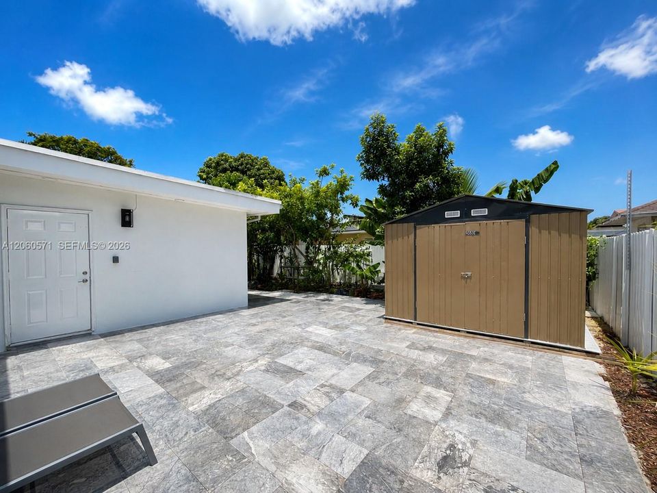 En Venta: $765,000 (6 camas, 3 baños, 2243 Pies cuadrados)